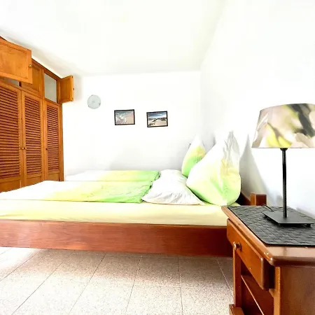 Bungalow For Nudists, With Freewifi And Great View Of The Pool Lejlighed