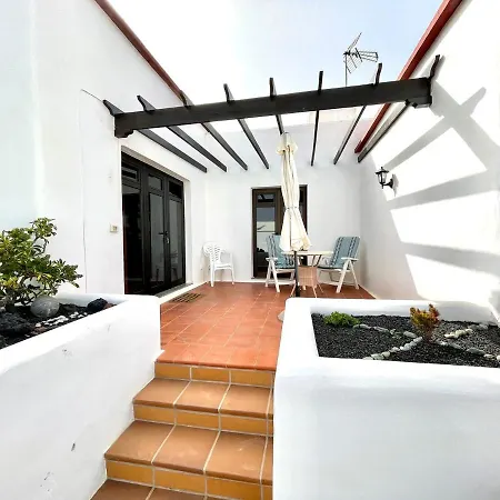 Bungalow For Nudists, With Freewifi And Great View Of The Pool Charco del Palo