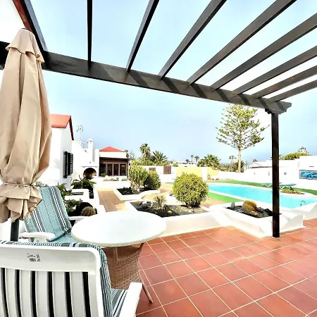 Bungalow For Nudists, With Freewifi And Great View Of The Pool Charco del Palo