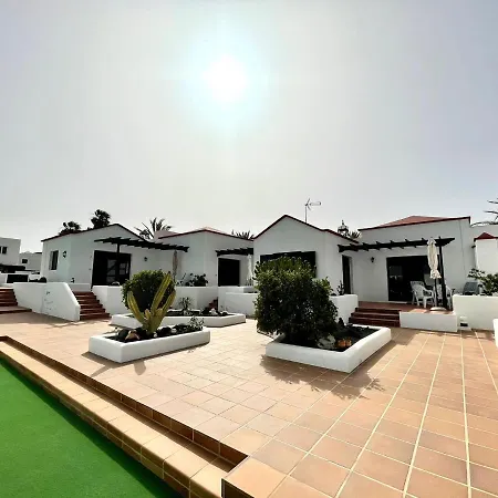 Bungalow For Nudists, With Freewifi And Great View Of The Pool Charco del Palo