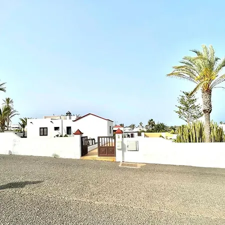 Bungalow For Nudists, With Freewifi And Great View Of The Pool * Charco del Palo