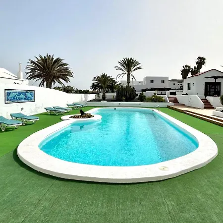 Bungalow For Nudists, With Freewifi And Great View Of The Pool דירה *