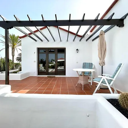 Bungalow For Nudists, With Freewifi And Great View Of The Pool *